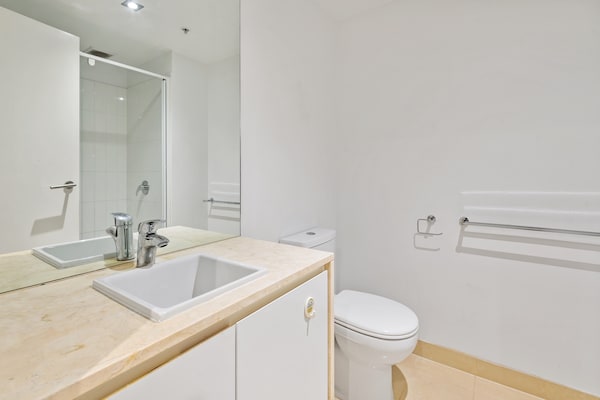 Modern 2-slaapkamer appartement in het hart van Melbourne - thumbnail 6