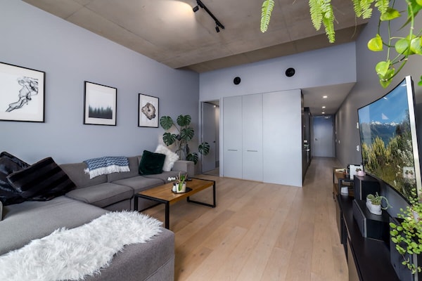 Chic appartement aan het water met uitzicht op Lake Burley Griffin - thumbnail 6
