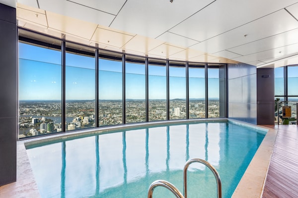 Modern appartement met panoramisch uitzicht in Brisbane City - thumbnail 1