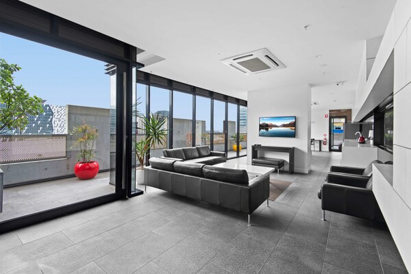 Modern appartement in hartje Melbourne met zwembad en gym - thumbnail 2