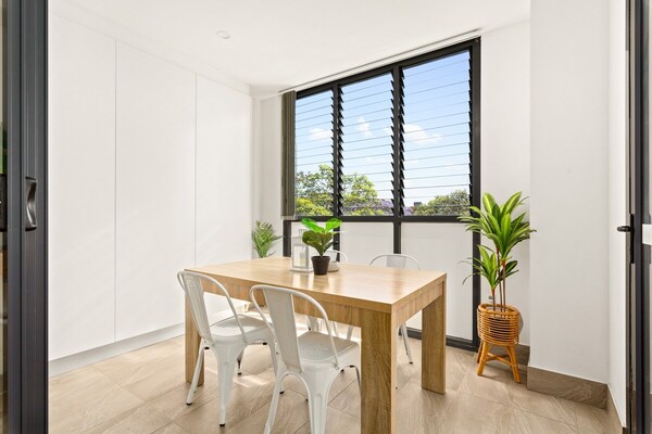 Licht appartement met 2 slaapkamers vlakbij het strand van Dee Why - thumbnail 4