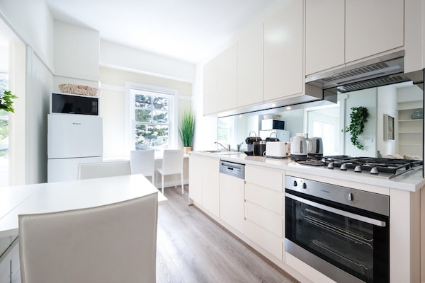 Stijlvol appartement tegenover het iconische Bondi Beach - thumbnail 6