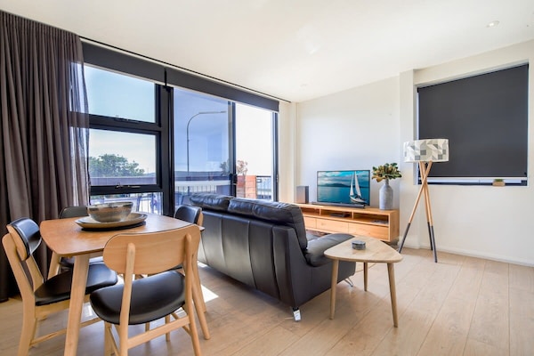 Modern appartement in North Batemans Bay met rivieruitzicht - thumbnail 3