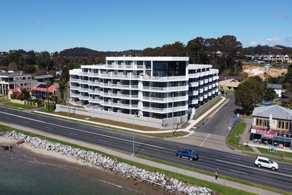 Luxe appartement in Batemans Bay met balkon aan het water - thumbnail 6