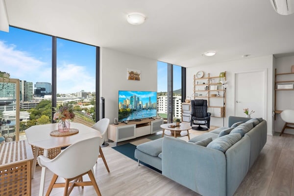 Licht appartement met rivierzicht, zwembad en fitness in Toowong - thumbnail 1