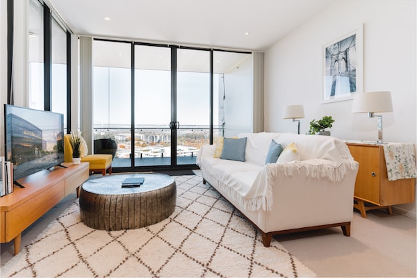 Modern appartement in City met uitzicht op Lake Burley Griffin - thumbnail 1