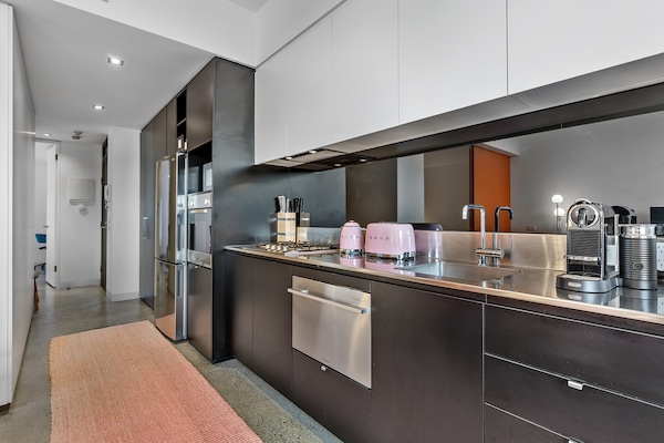 Levendig appartement met 2 slaapkamers nabij St Kilda Beach - thumbnail 6