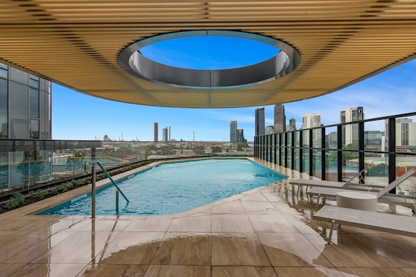 Modern resort-appartement met gym en study in hartje South Melbourne - thumbnail 1