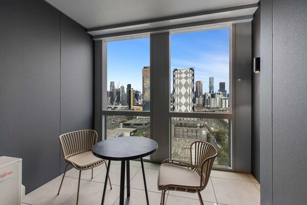 Modern resort-appartement met gym en study in hartje South Melbourne - thumbnail 5