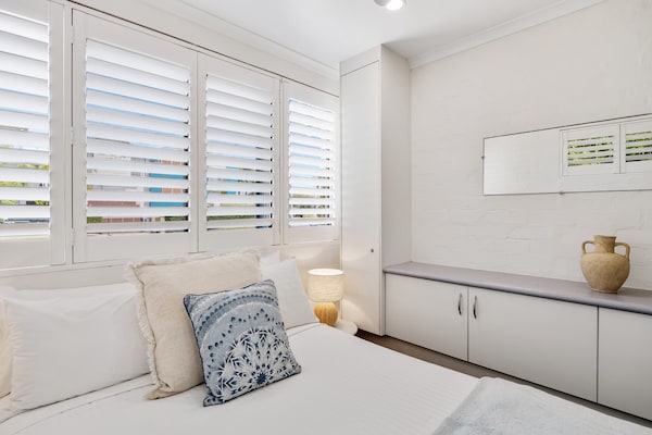 Licht appartement met oceaanzicht in Alexandra Headland - thumbnail 4