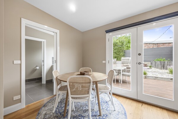 Stijlvol appartement met 3 slaapkamers in Golden Point - thumbnail 5