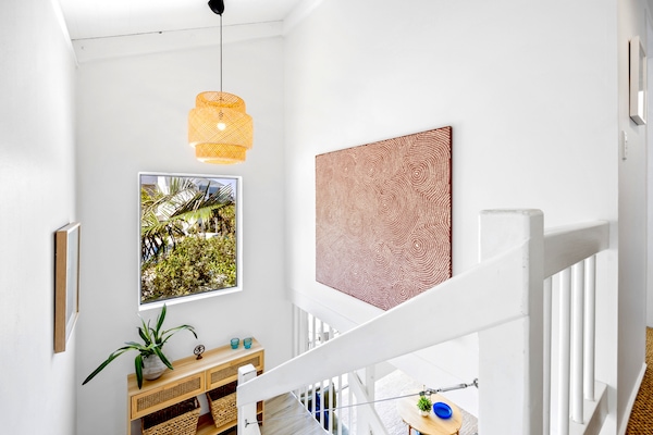 Licht appartement met zwembad en oceaanzicht in Sunshine Beach - thumbnail 3
