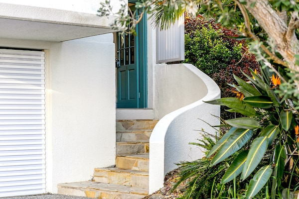 Licht appartement met zwembad en oceaanzicht in Sunshine Beach - thumbnail 6