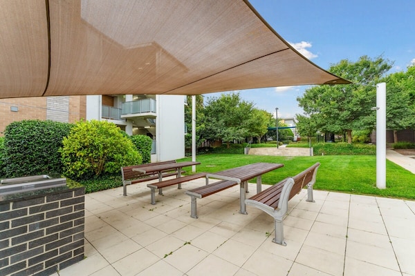 Stijlvol appartement met eigen binnenplaats, zwembad en BBQ in Phillip - thumbnail 6