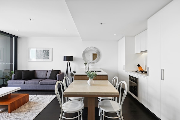Stijlvol appartement met zwembad en skyline uitzicht in Fortitude Valley - thumbnail 3