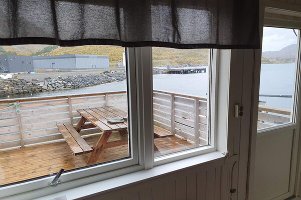 Gerenoveerd appartement in historische vissershut aan zee op de Lofoten - thumbnail 6