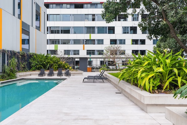 Modern appartement in Fortitude Valley met zwembad en uitzicht - thumbnail 4