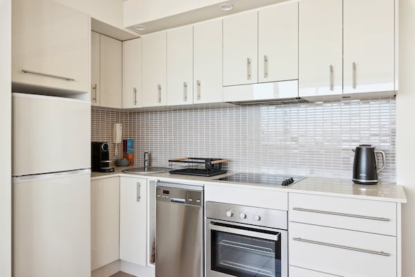 Modern appartement in Manly met oceaanzicht en zwembad - thumbnail 2