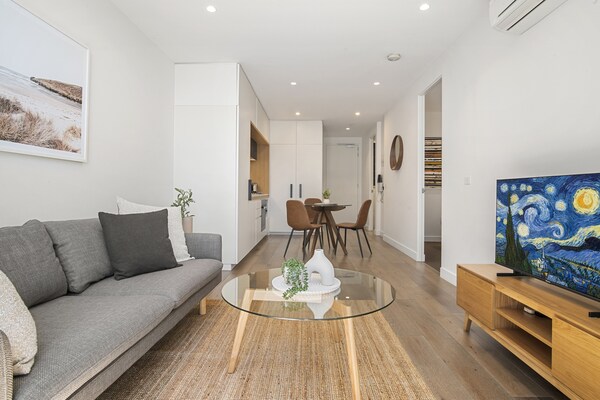 1BR Apartment Near CBD with Pool - thumbnail 6