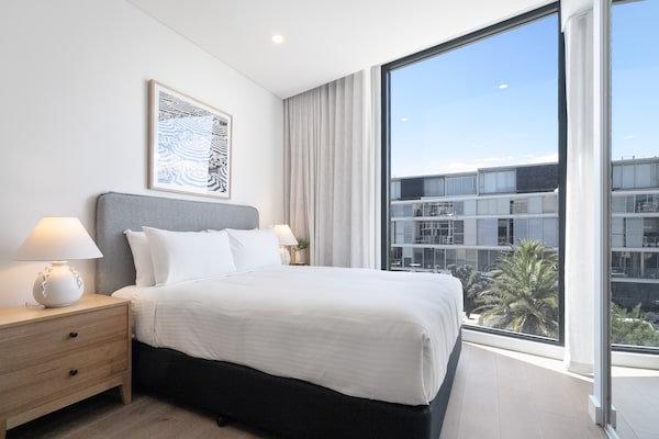 Lichte studio in North Fremantle met zwembad en dakterras - thumbnail 2