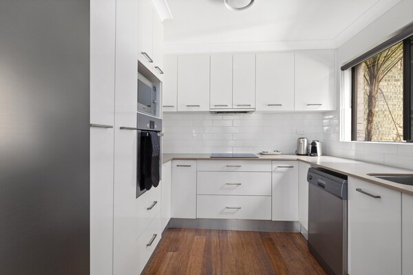 Stijlvol appartement met 3 slaapkamers en balkon in Newport - thumbnail 3