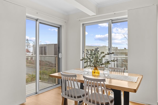 Stijlvol appartement op 100 meter van Henley Beach - thumbnail 4