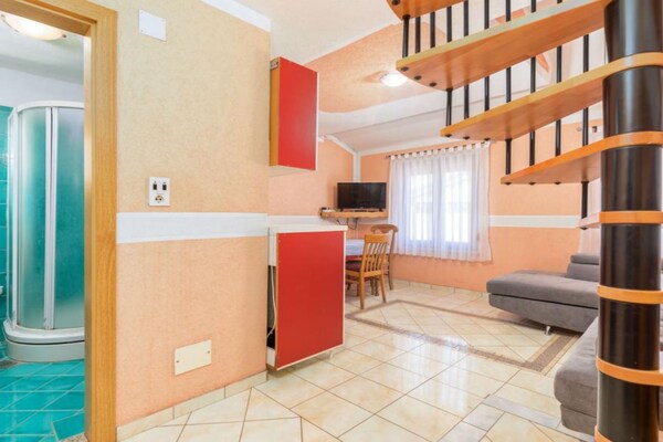 Knus appartement met terras voor 4, vlakbij strand en Brijuni - thumbnail 2