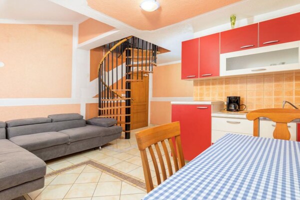 Knus appartement met terras voor 4, vlakbij strand en Brijuni - thumbnail 3