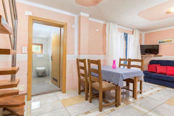 Knus appartement met terras nabij strand en Brijuni in Fažana - thumbnail 4