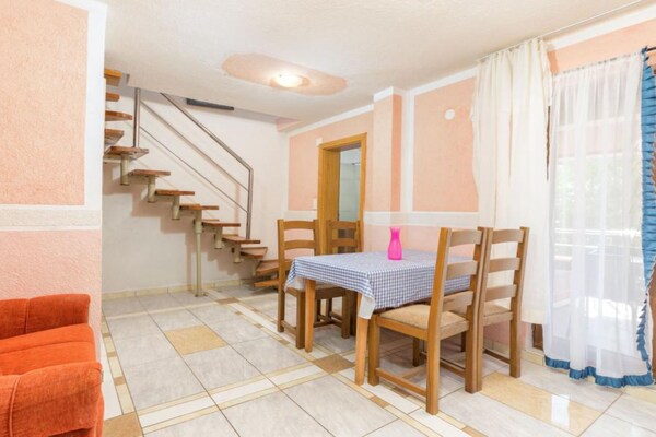 Knus appartement met terras nabij strand en Brijuni in Fažana - thumbnail 6