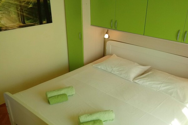 Zonovergoten appartement aan zee met terras voor 6 personen op Čiovo - thumbnail 6