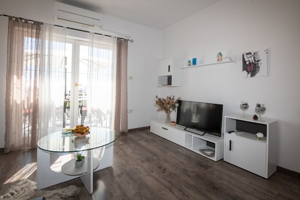 Apartments Mirjana Ika - One Bedroom Apartment With Balcony And Sea View (A2) - Lovran