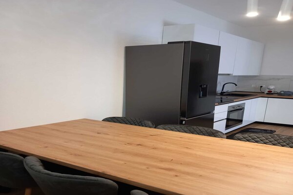 Op 800 m van het strand: Ruim appartement voor 6 personen in Pucisca - thumbnail 3