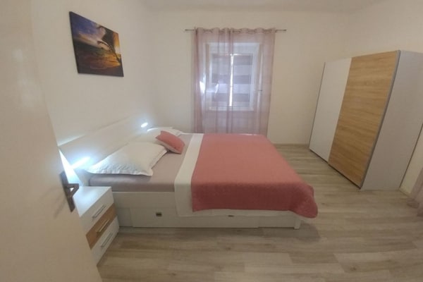 Ruim vakantiehuis met zeezicht in het centrum van Hvar - thumbnail 6