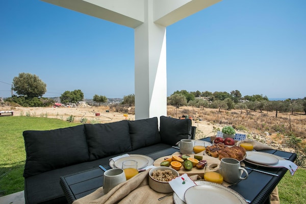 Vrijstaande villa met panoramisch uitzicht op Rhodos, vlakbij zee - thumbnail 5