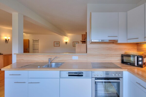 Ruim appartement met sauna, infraroodcabine en Alpenzicht op 40m van de skilift - thumbnail 4