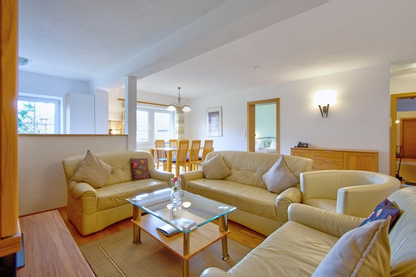 Ruim appartement met sauna, infraroodcabine en Alpenzicht op 40m van de skilift - thumbnail 2
