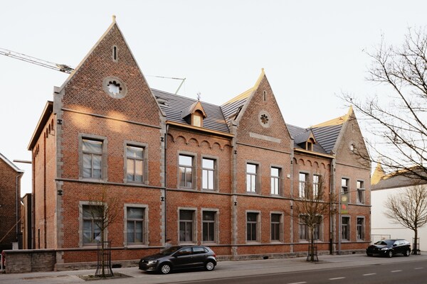 Stijlvolle studio in gerenoveerde rijkswachtkazerne in centrum Bree - thumbnail 2