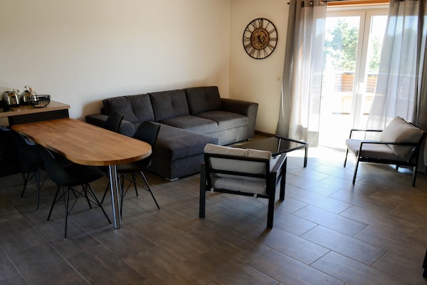 Elegant appartement met panoramisch uitzicht en jacuzzi nabij de Lacs de l'Eau d'Heure - thumbnail 2