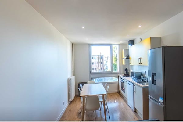 Lichte privékamer in modern appartement op toplocatie in Lyon - thumbnail 6