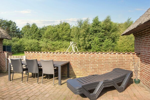 Luxe zwembadvilla voor 18 personen met hot tubs, 2 km van de Noordzee - thumbnail 6