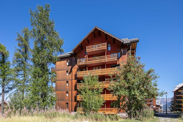 7-persoons appartement in centrum Risoul direct aan de piste - thumbnail 1