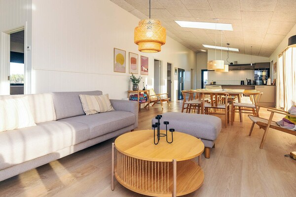 Licht Scandinavisch vakantiehuis voor 12 personen bij Løkken - thumbnail 5