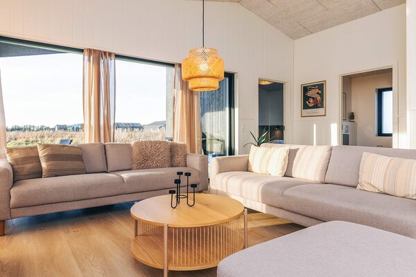 Licht Scandinavisch vakantiehuis voor 12 personen bij Løkken - thumbnail 4