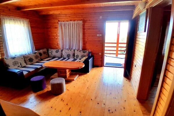 Ruim appartement met terras voor 6 personen in Mojkovac - thumbnail 1