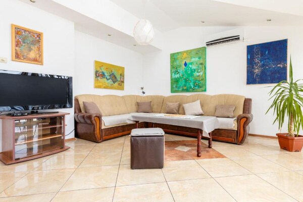 Panoramisch appartement aan de Baai van Kotor in Herceg Novi - thumbnail 6