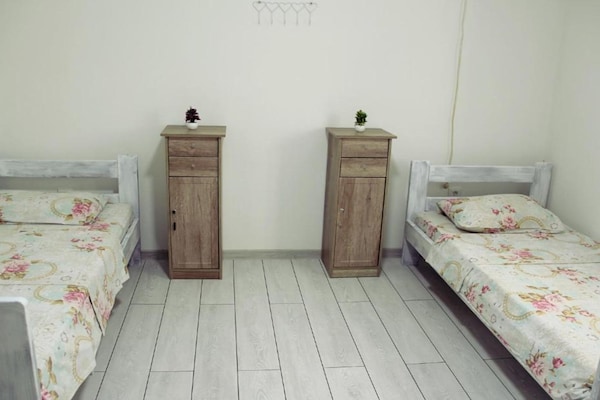 Charmant appartement met 2 slaapkamers vlakbij de oude binnenstad van Kotor - thumbnail 2