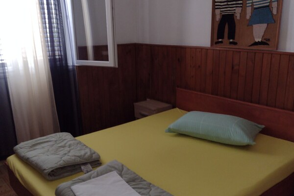 Rustig appartement aan zee met terras en uitzicht op Vela Luka - thumbnail 6