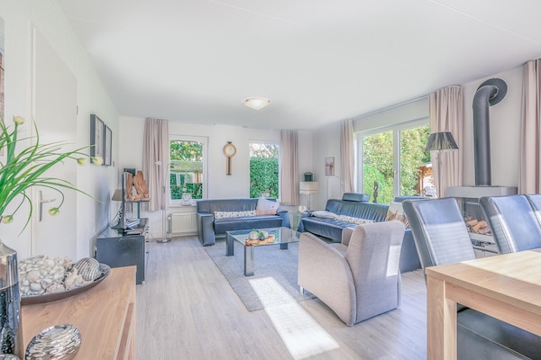 Kamperfoelie 83: Luxe vrijstaande villa met infrarood sauna in bosrijke omgeving - thumbnail 3