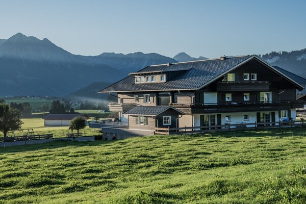 Modern vakantiehuis met panoramisch bergzicht in Bolsterlang, Allgäu - thumbnail 5